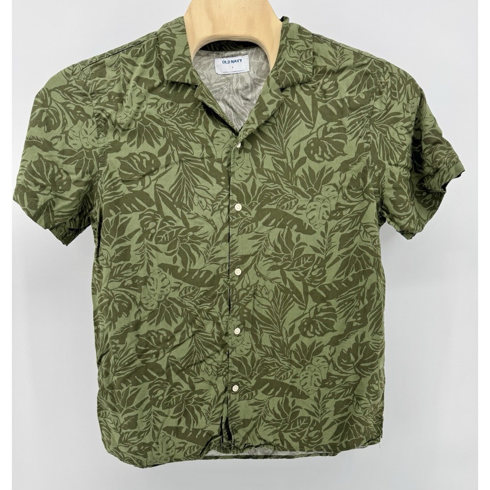 Old Navy Hawaiian Shirt Men's Size L 100% Rayon Floral Tropical Beach Aloha